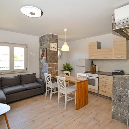 Apartments Iris Rovinj Extérieur photo