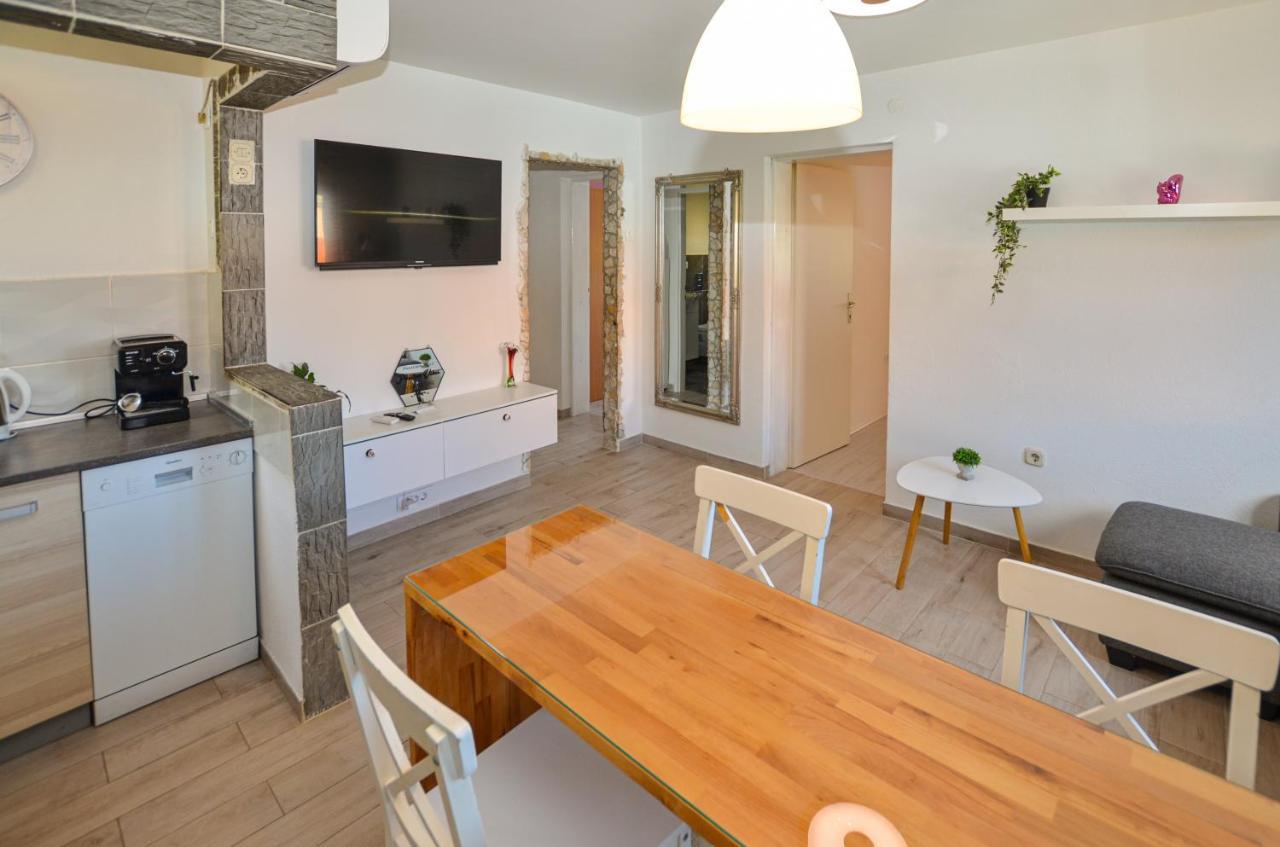 Apartments Iris Rovinj Extérieur photo
